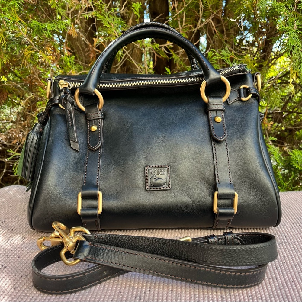 🦆 Dooney & Bourke Florentine Satchel in Black